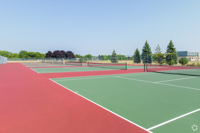 Brooks Middle School has access to tennis courts, baseball fields, and a football field.