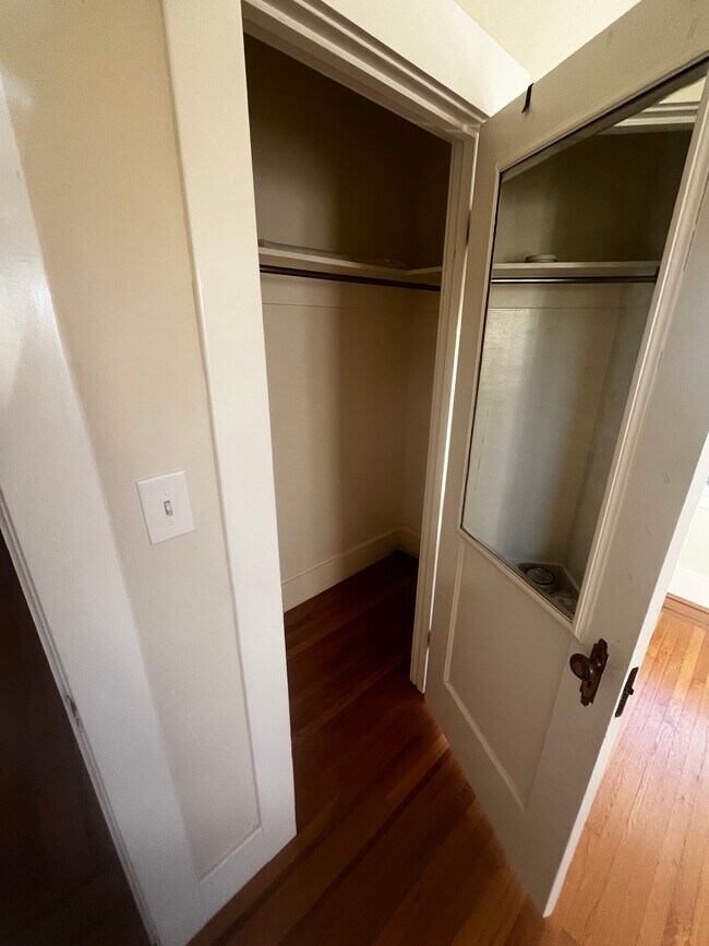 917 Macarthur Blvd, Oakland, CA 94610 - photo 5