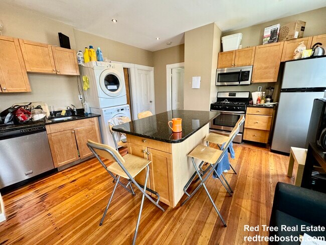 254 Cypress St, Brookline, MA 02445 - photo 5