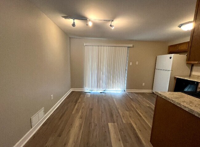 1390 Lincoln Dr unit A, Monaca, PA 15061 - photo 5