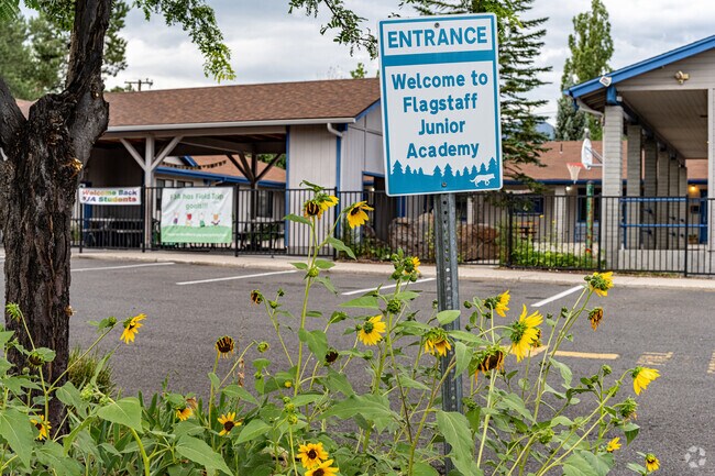Flagstaff Junior Academy makes it easy to pick up and drop off your child.