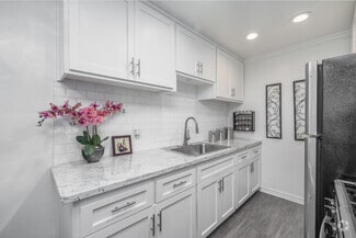 8840 Lindell Ave, Downey, CA 90240