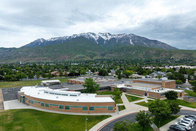 Windsor Elementary is located in the Windsor neighborhood.