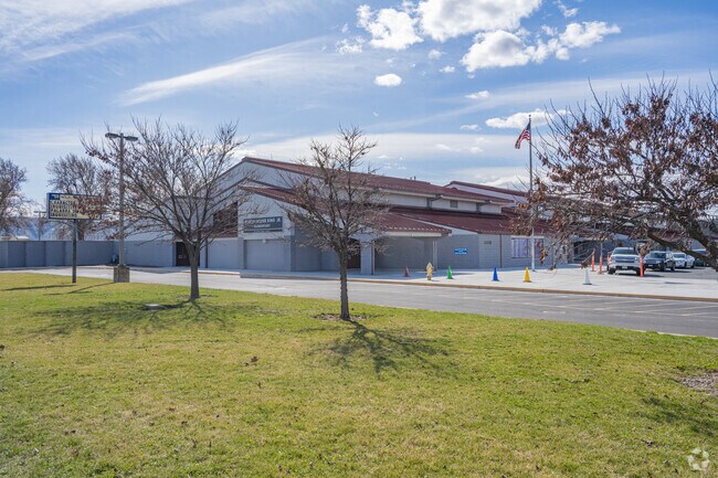 Martin Luther King Junior Elementary shares a boarder with Cahalan park.