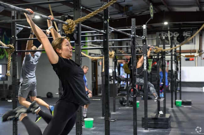For group fitness classes in Midland Park, Crossfit Bison provides an excellent service.