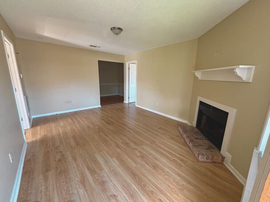 1654 Clear Lake Ave unit c, Baton Rouge, LA 70808 - photo 1
