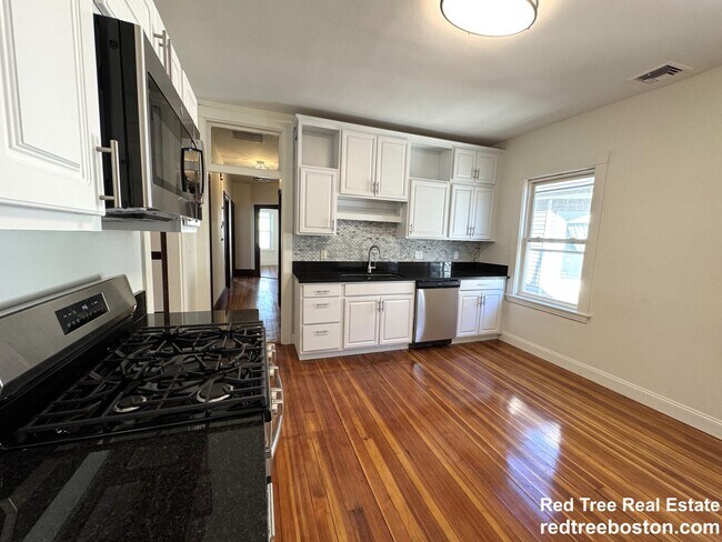 11 E Milton Rd, Brookline, MA 02445 - photo 2