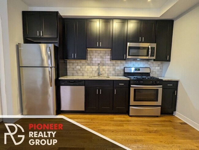 2203 W Eastwood Ave unit 3, Chicago, IL 60625 - photo 3