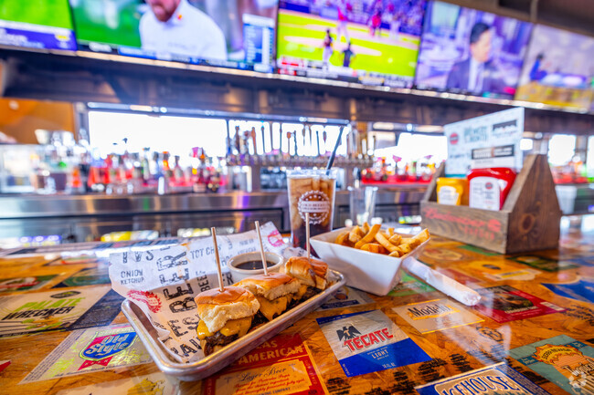 Treat yourself at Cold Beers & Cheeseburgers near Glennwilde Groves.