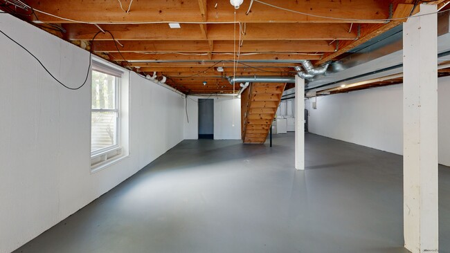 911 Old Hickory Ln, Lake Orion, MI 48362 - photo 2