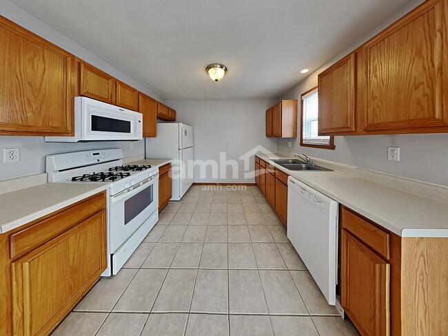 3042 Bauer Dr, Machesney Park, IL 61115 - photo 4