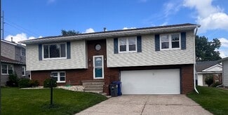 3751 Tam o Shanter Dr N, Bettendorf, IA 52722