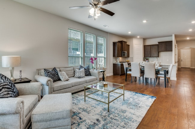 1608 Grace Dr, Euless, TX 76039 - photo 2