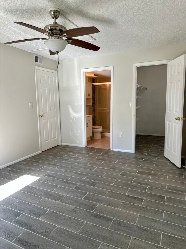 3455 Countryside Blvd unit 15, Clearwater, FL 33761 - photo 5