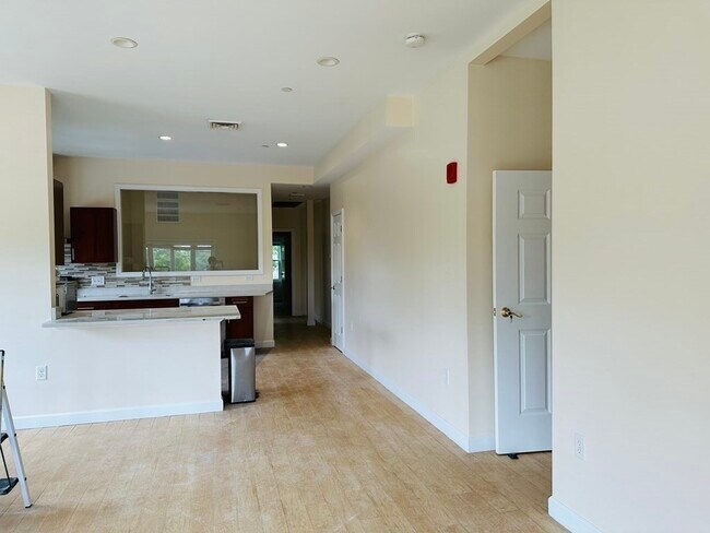893 Hancock St unit 2, Quincy, MA 02170 - photo 4