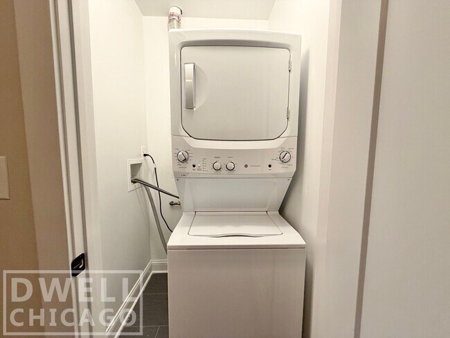 3405 W Fullerton Ave unit 3401-2, Chicago, IL 60647 - photo 6