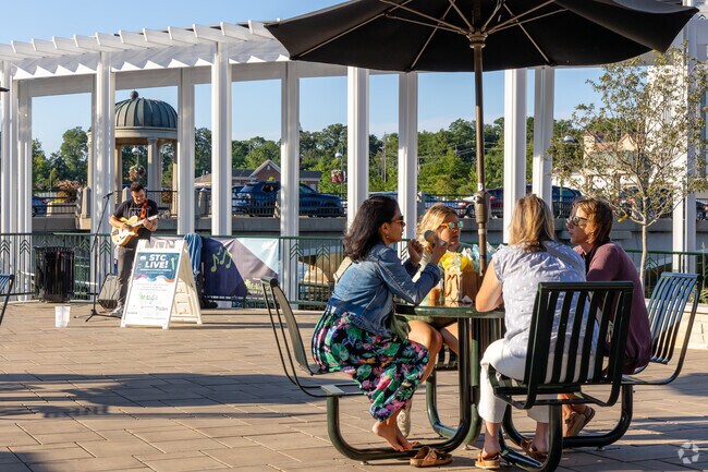 STC Live! concert feature independent musicians every Wednesday and Friday during summer months.