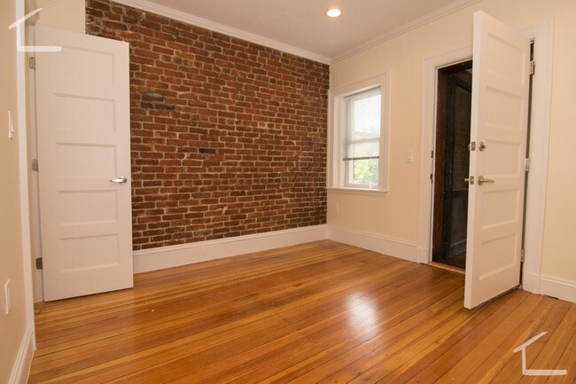 1614 Beacon St unit 2, Brookline, MA 02446 - photo 4