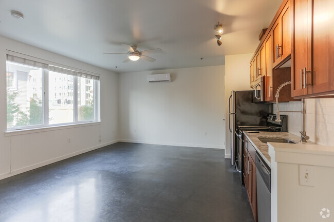 1BR, 1BA - 548SF