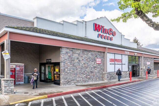 WinCo Foods is located on the western edge of the South Tabor neighborhood.