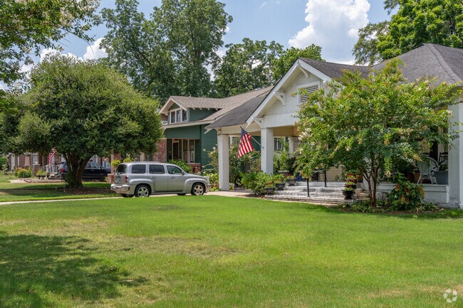Wyntonn Village homes have well-manicured lawns.