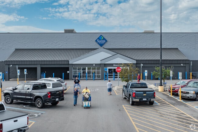 Sam's Club is within .5 miles of Cedar Crest.
