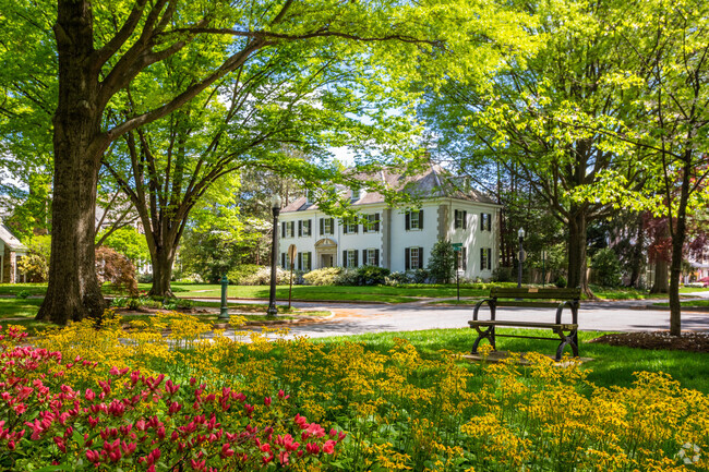 Wawaset Parkway is a relaxing greenway running through the heart of the neighborhood.