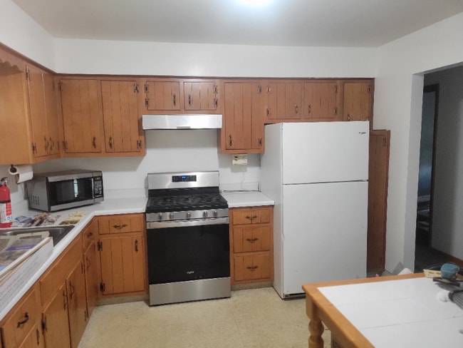 1710 Wade St Extension, Aliquippa, PA 15001 - photo 5