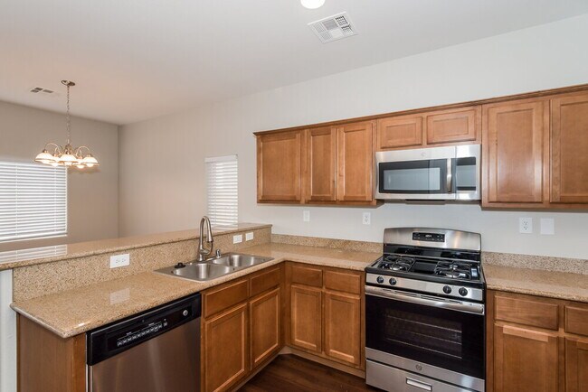 6226 Port Astoria Ct, Las Vegas, NV 89122 - photo 6