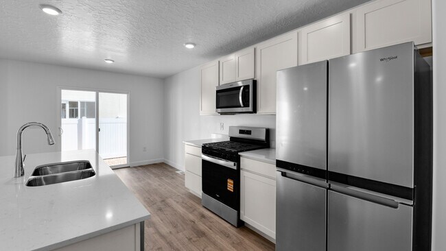 1469 E 690 N unit 1101, Salem, UT 84653 - photo 2