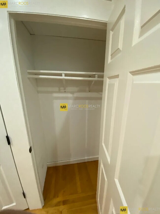 86 W Cedar St, Boston, MA 02114 - photo 6