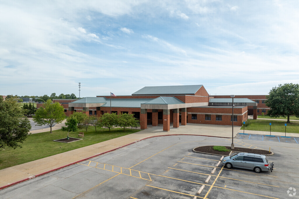 Smithton Middle School welcomes all students through it's doors.