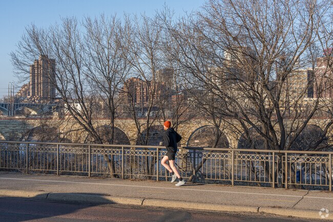 Someone on an afternoon run in Mill Ruins Park.