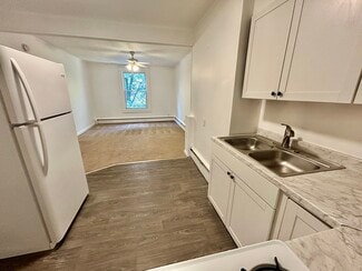 8 Linden Ave Unit 2B, Troy, NY 12180