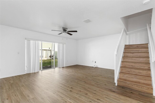 159 Hidden Court Rd, Hollywood, FL 33023 - photo 2
