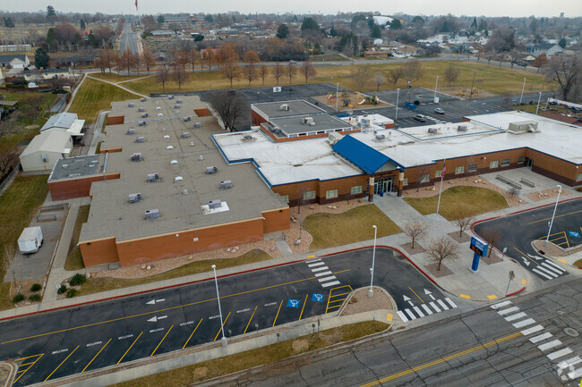 Aerial view of Shelly Elementary School looking west.
