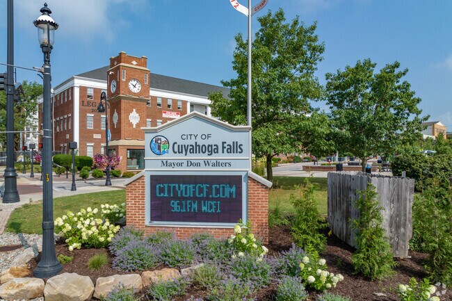 Welcome to Downtown Cuyahoga Falls.