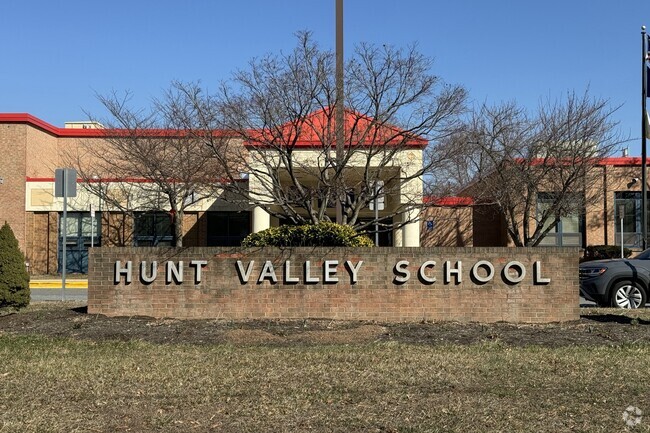 Hunt Valley Elementary School serves the community of Springfield.