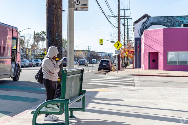 West Adams has bus stops conveniently positioned on the main strip near shops and restaurants.