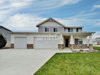 954 N Barkvine Ave, Star, ID 83669