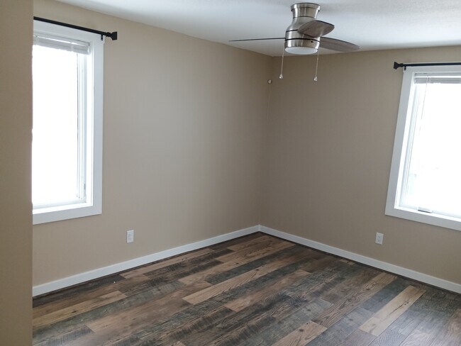 1935 7th St NW unit B, Faribault, MN 55021 - photo 7