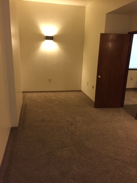 221 W Main St unit 3B, Carnegie, PA 15106 - photo 1