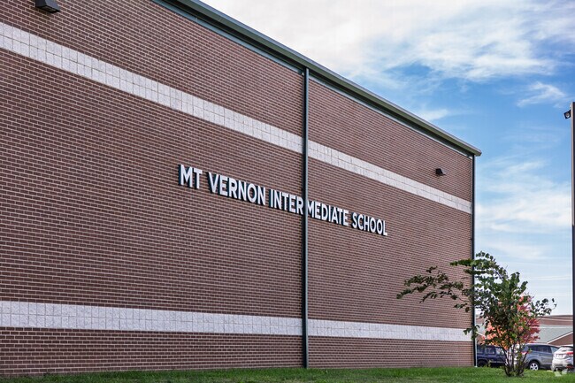 Mount Vernon Intermediate School has an average enrollment of around 300 students.