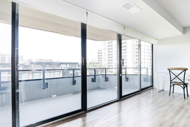 1550 Clarendon Blvd unit ID1024599P, Arlington, VA 22209 - photo 7