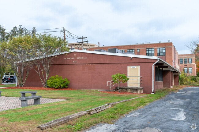 S. S. Seward Institute serves grades 6 through 12 and earns a B rating from Niche.