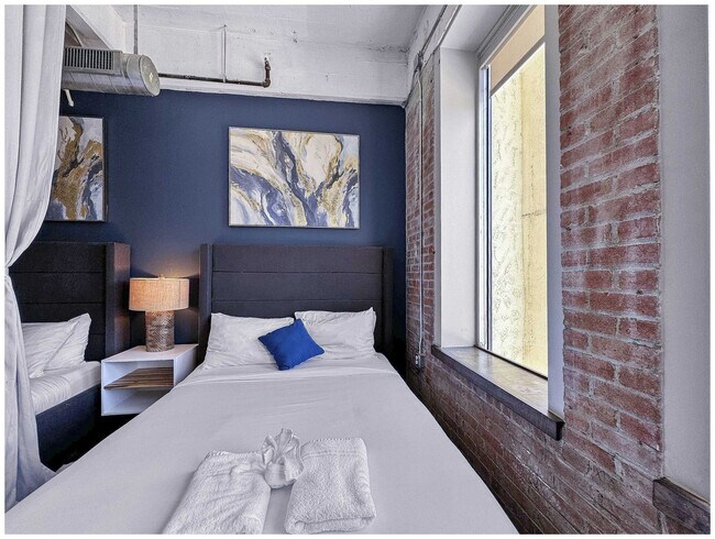 555 Evergreen St unit ID1075579P, Dallas, TX 75201 - photo 5