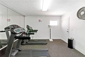2151 NE 68th St Unit 212, Fort Lauderdale, FL 33308