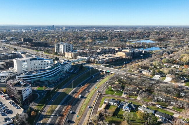 Strachauer Park has easy access to France Ave, MN62 & Southdale Medical Center