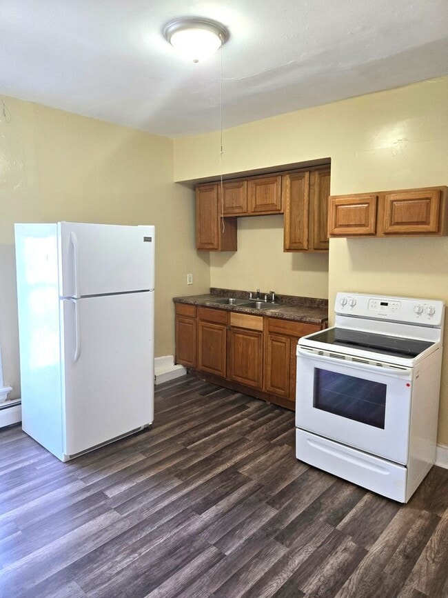 79 Wesleyan Ave unit 2, Providence, RI 02907 - photo 3