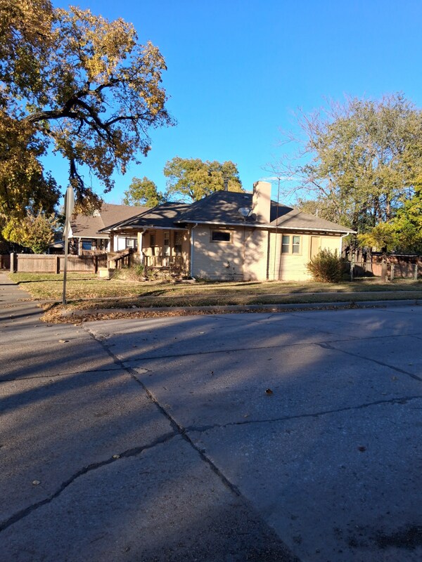 148 S Edwards Ave, Wichita, KS 67213 - photo 6